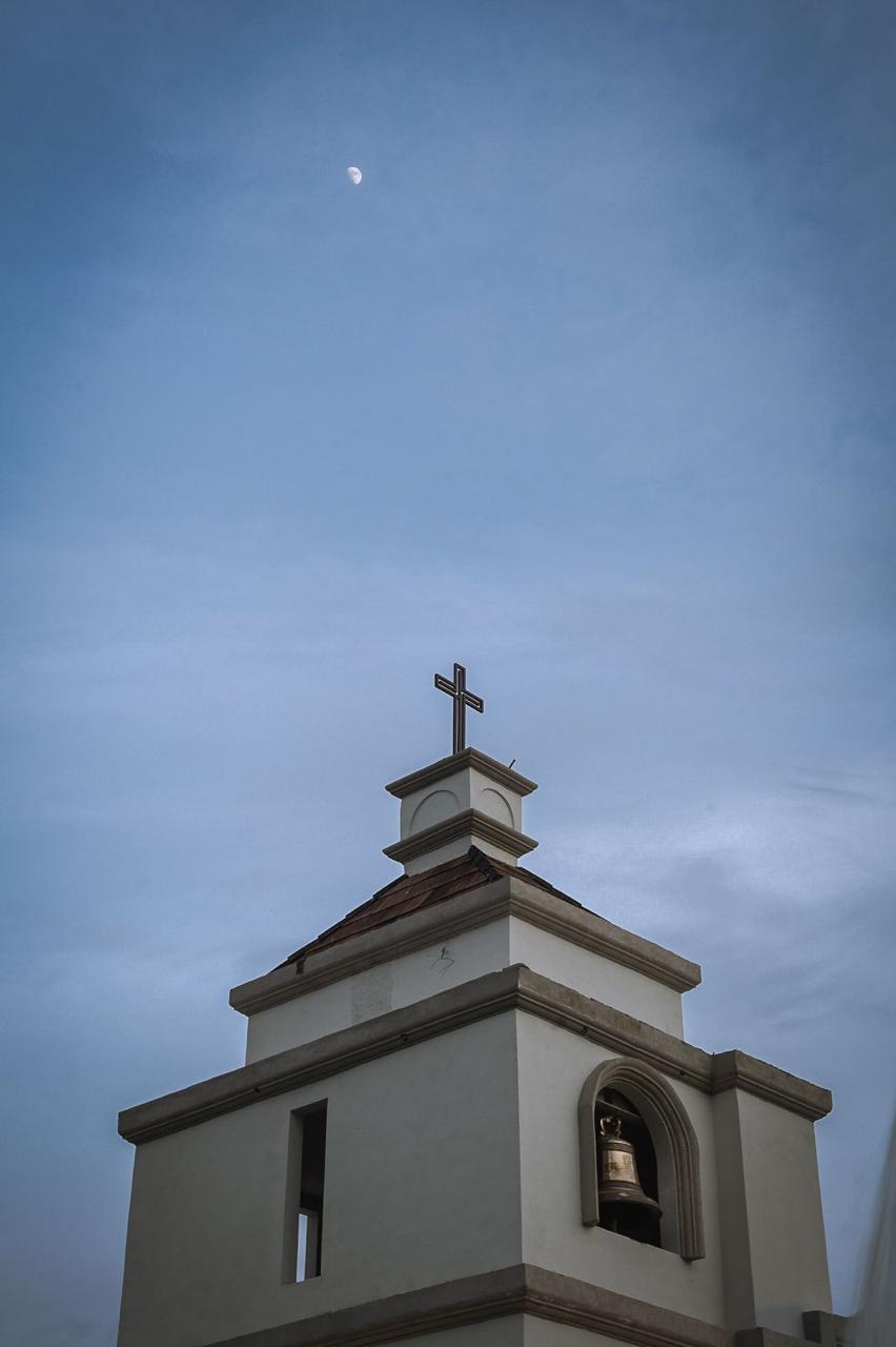 Imagen del area de bar del salon de eventos