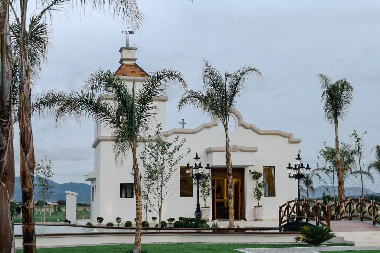 Imagen del area de bar del salon de eventos